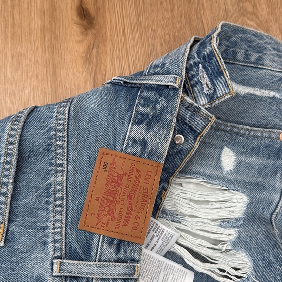 Levi’s Shorts - Picture 3 of 4